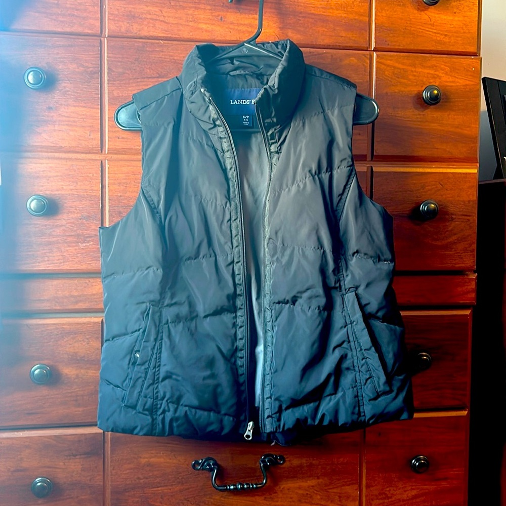 Black puffer vest